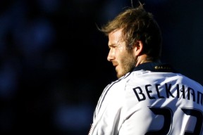 开云中国大陆-上海海港主场大胜，稳居积分榜首，上海海港 主场