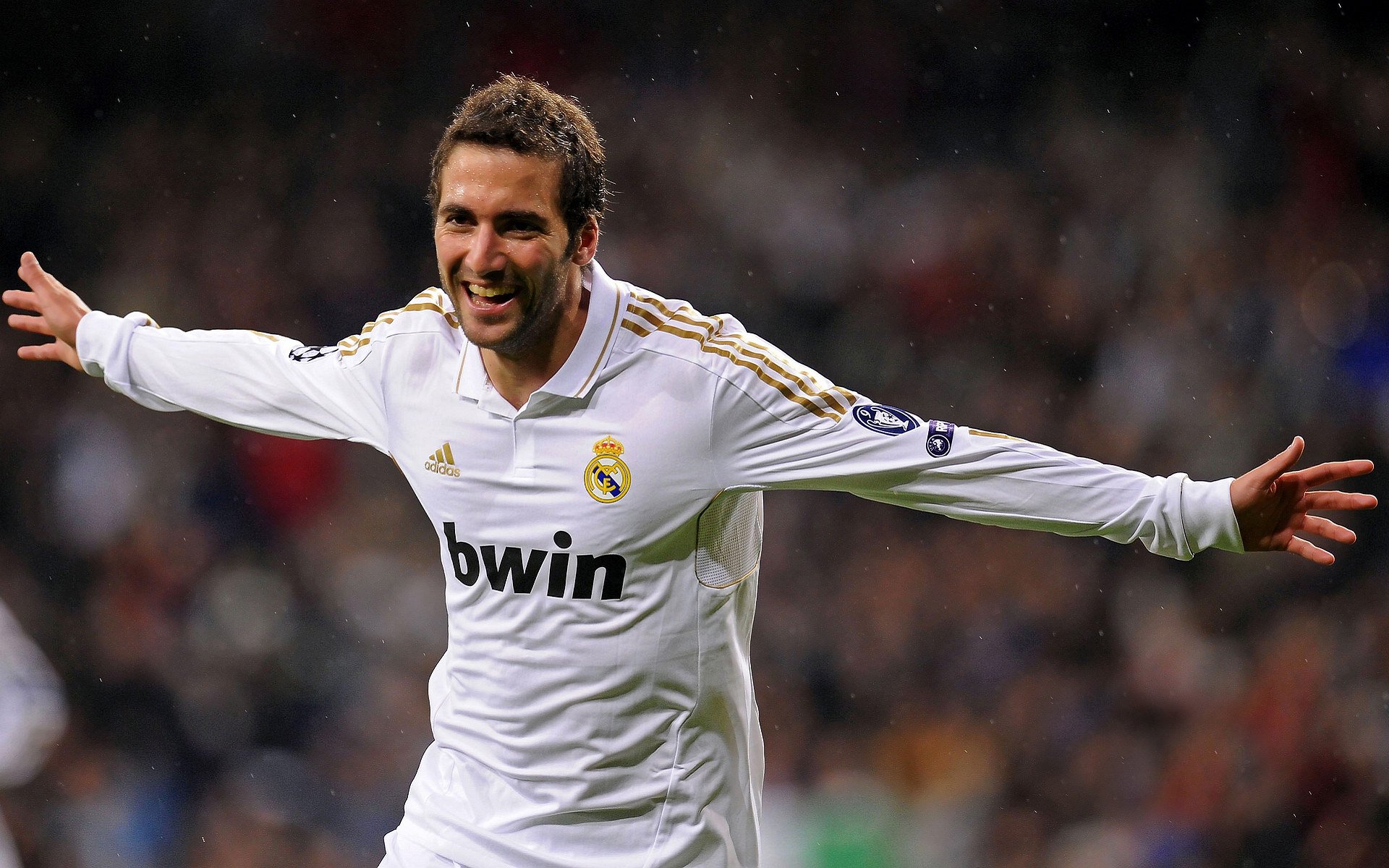 “高速误区”——车手如何避免惊险失误，高速行驶中预防事故的措施